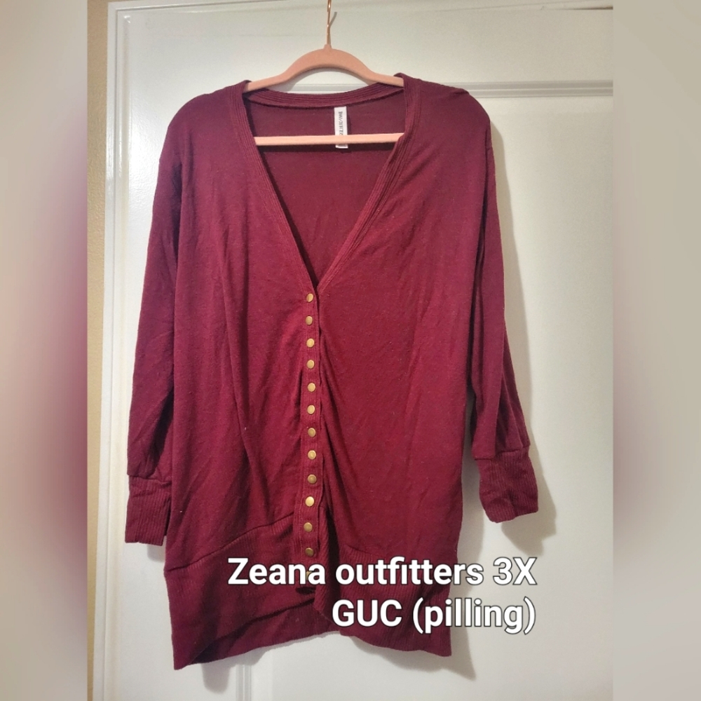 Zenana outfitters GUC (pilling) 3X purple/burgandy in color